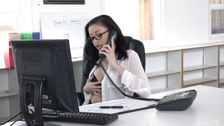 Hot Assignment - Scarlett Bloom