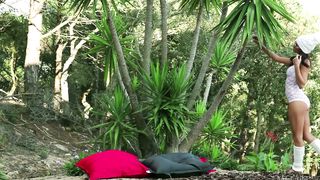 Phinico - Michaela Isizzu