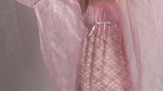 Paloma B in solo video