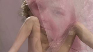 Paloma B in solo video